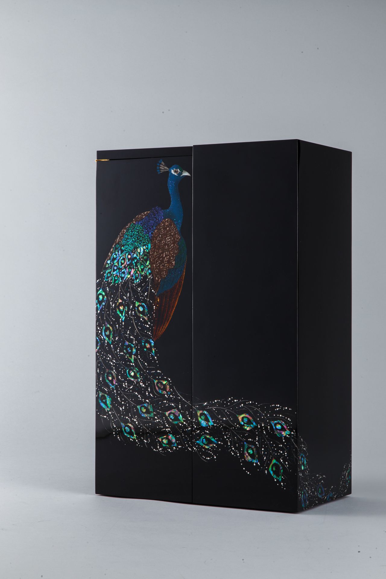 卵花孔雀蒔絵飾鏡台