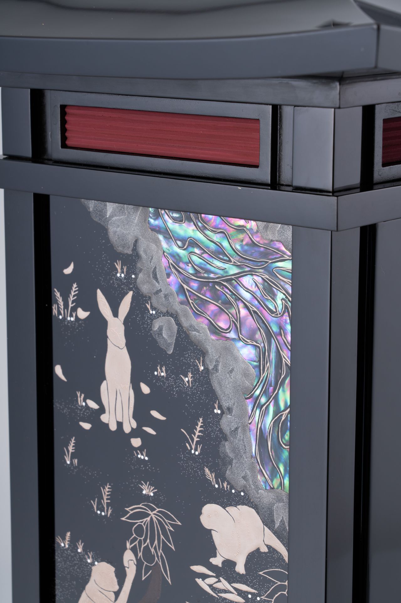 蒔絵厨子《Śaśajātaka》