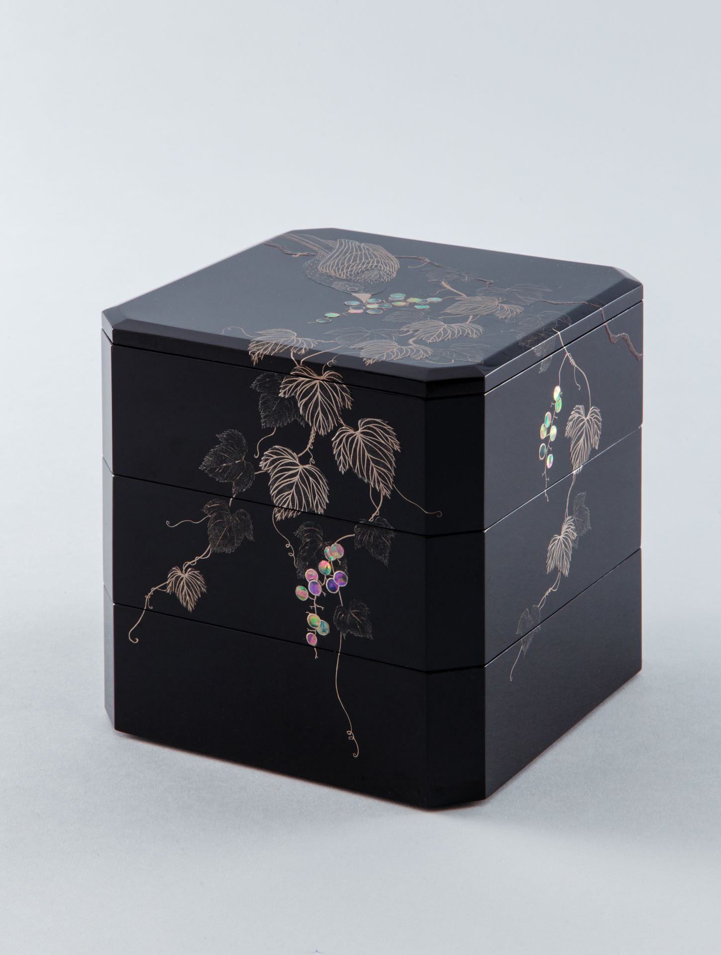葡萄蒔絵三段重箱