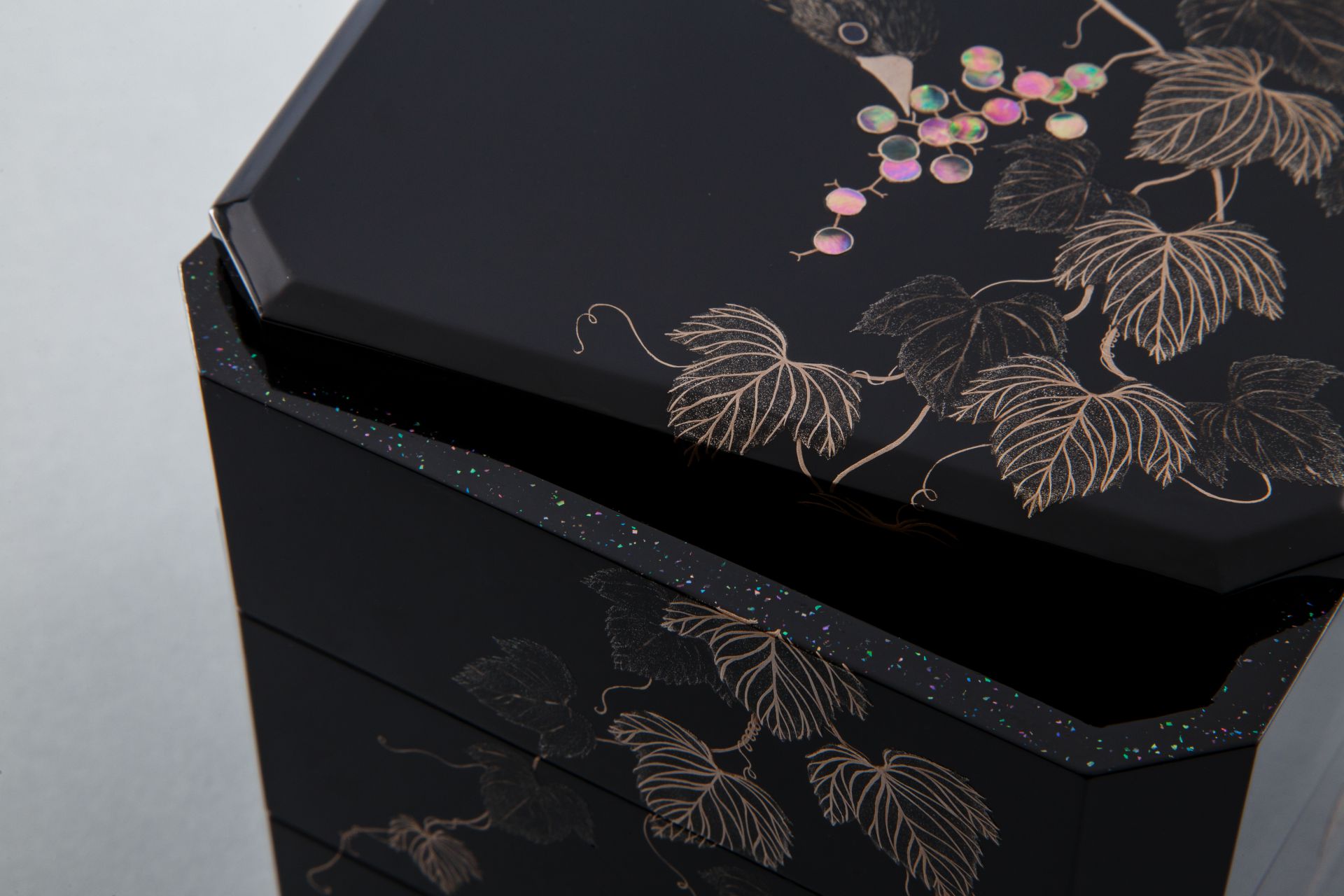 葡萄蒔絵三段重箱