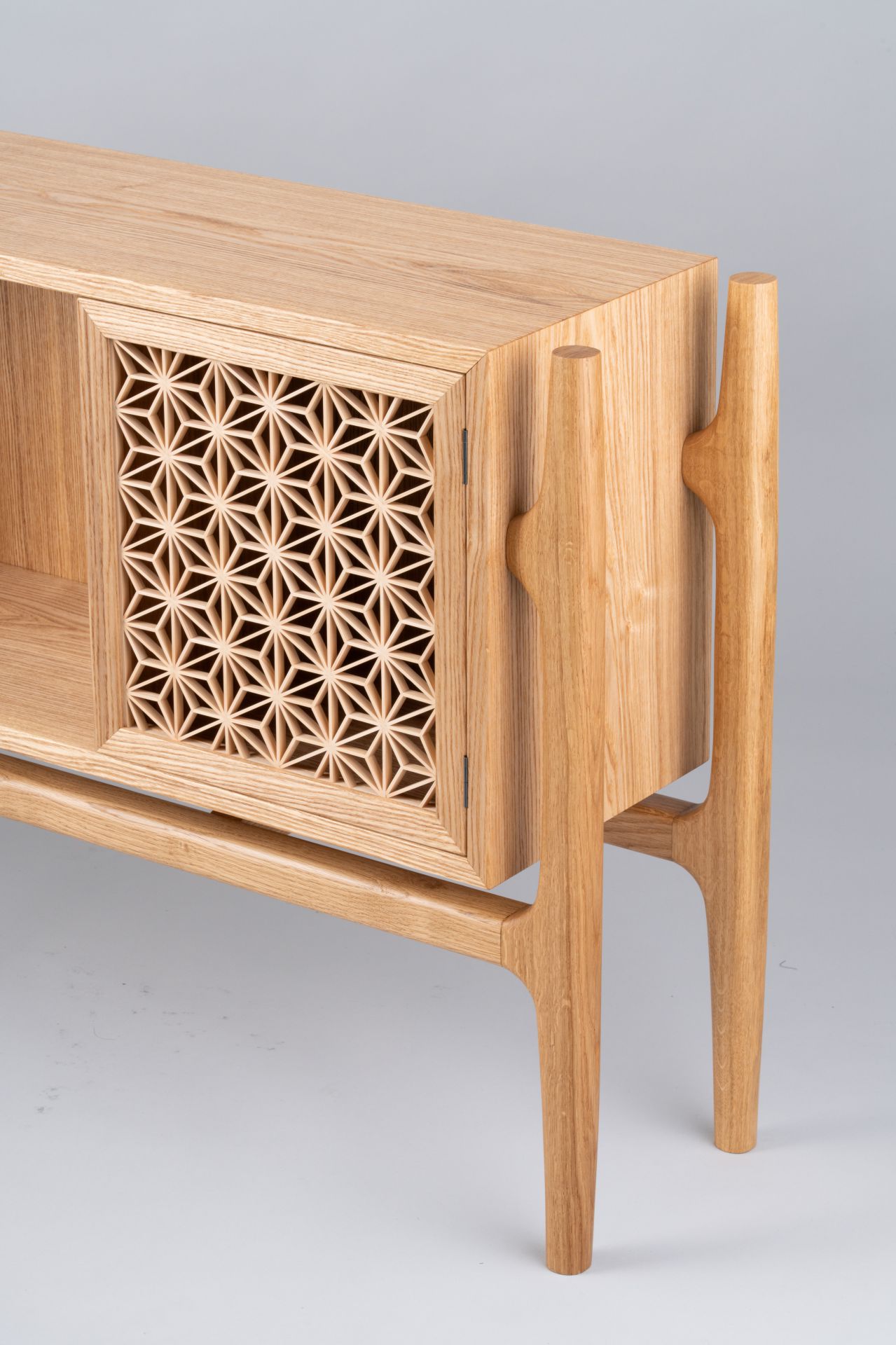 組子細工のサイドボード