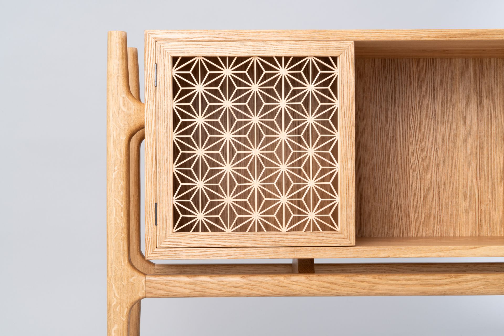 組子細工のサイドボード