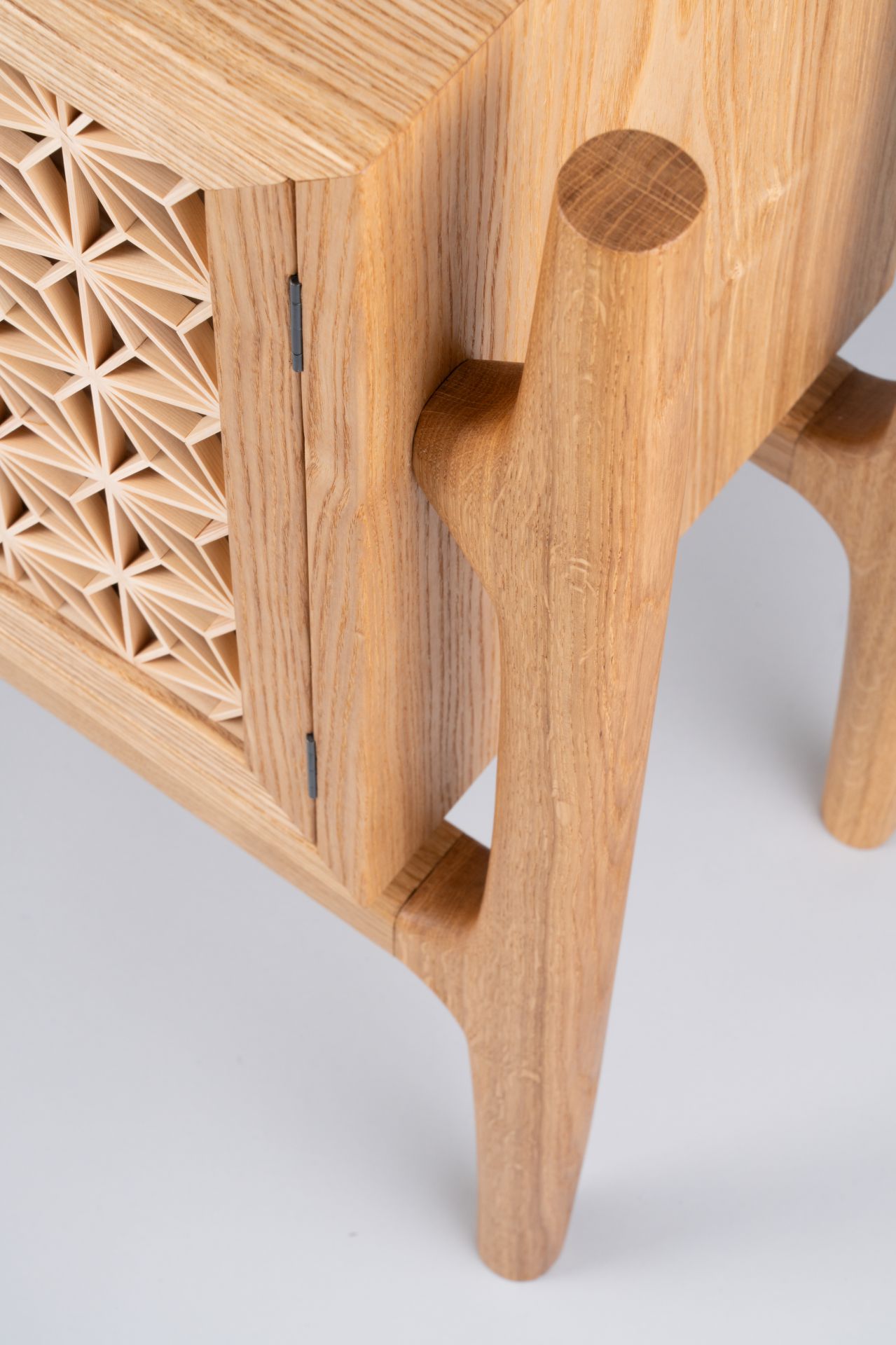 組子細工のサイドボード