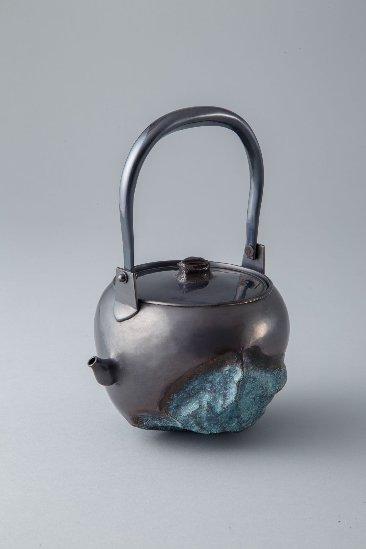 鎚起銅器　小口打出湯沸　「巌」