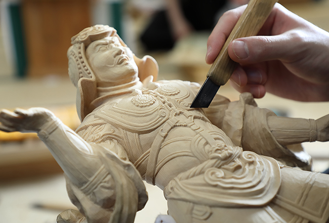 仏像彫刻専攻 | 専攻・コース | 京都伝統工芸大学校: 学校法人二本松